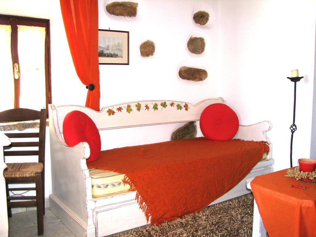 Porfyrousa Traditional Hotel Milopotamos  Eksteriør bilde